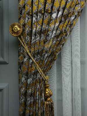 Salon Perdesi - Sarı Desenli Jakar Fon Perde (285 En)- Sarı