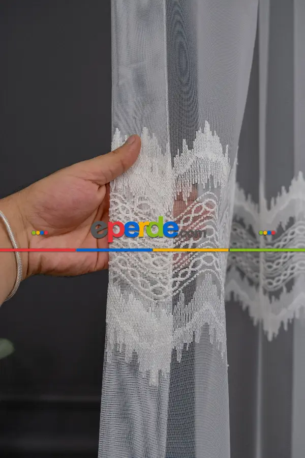 Brillant Tül Perde - Desenli Tül - Geometrik Etek Ucu Ve Ara Bantlı İşlemeli Alto Desen Ekru Tül Perde