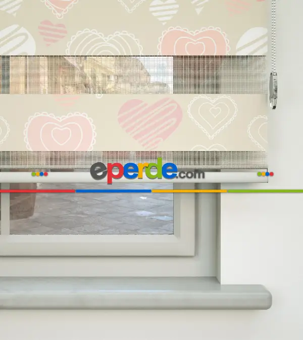 Kalp Desenli Baskılı Zebra Perde- Çok Renkli