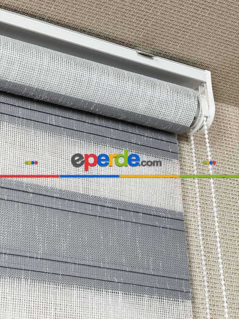 Gri Yarım Pliseli Zebra Perde, Standart Metal Kasalı Yüksek Kalite Kornişe Kolay Montaj Seçenekli