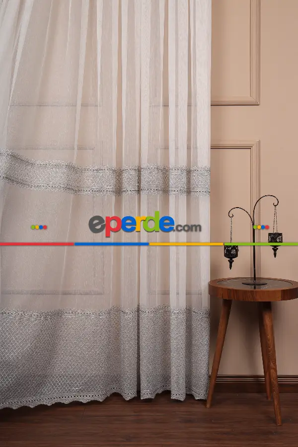 Enine Bantlı Avangart Nakış İşlemeli Tül Perde