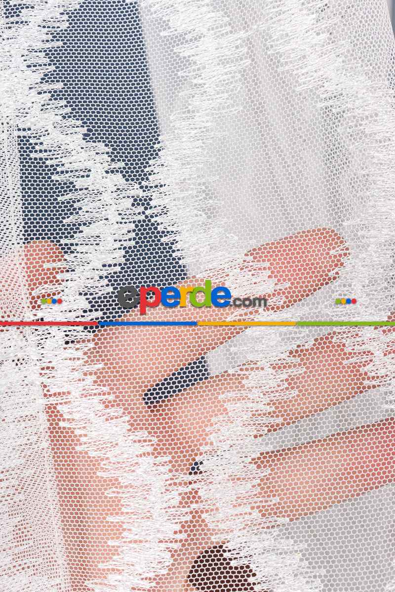 Salon Tül Modelleri - Eteği Duble Nakış Işlemeli Tül Perde