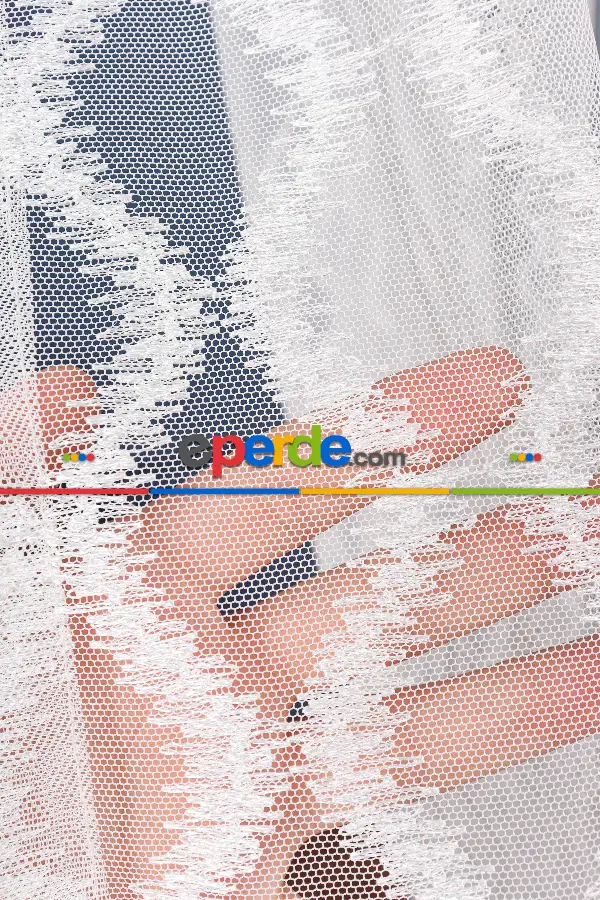 Salon Tül Modelleri - Eteği Duble Nakış Işlemeli Tül Perde