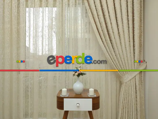 Açık Bej Rengi Kendinden Desenli Jakar Fon Perde (285 En)- Krem