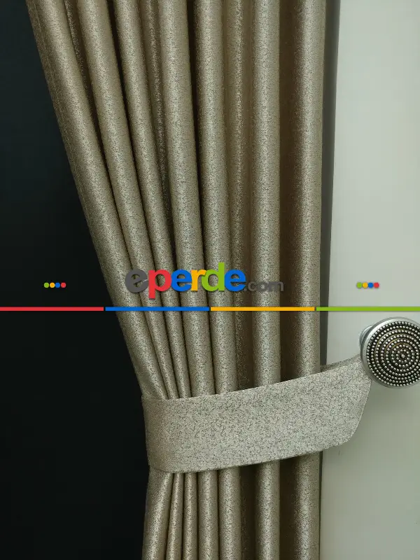 Salon Perdesi - Sütlü Kahve Haşıllı Yüksek Gramajlı Desenli Jakar Fon Perde- Sütlü Kahve