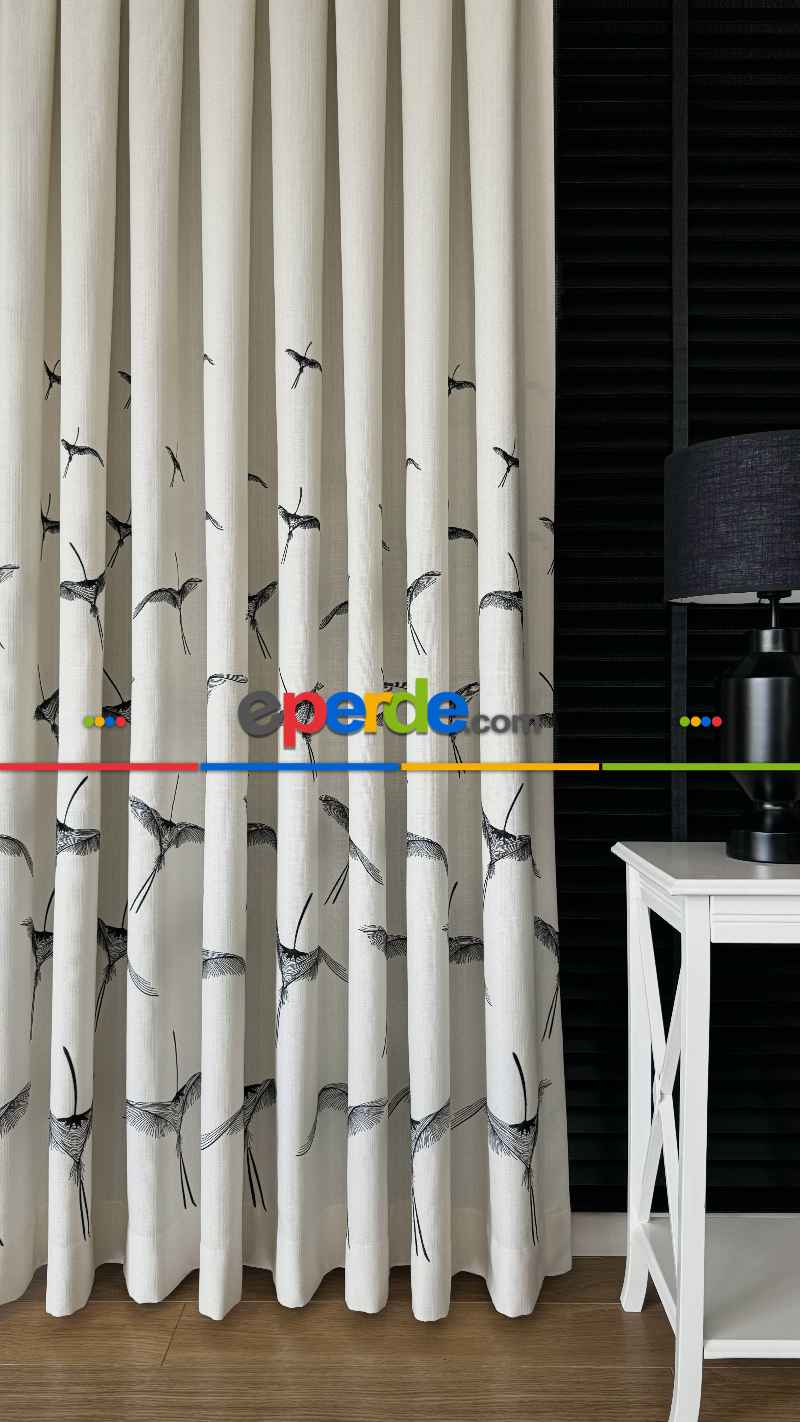 Ekru Siyah Kuş Desenli Nakışlı Keten Fon Perde Premium Kalite Serisidir, Kuş Gözü, Rustik Perde İçin Kapsül Ve Boruya Geçme Dikiş Seçeneği, Amerikan Pile Seçeneği Vardır.