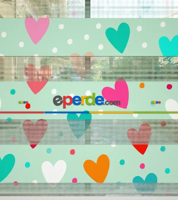 Kalp Desenli Baskılı Zebra Perde- Çok Renkli