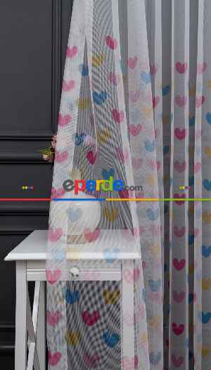 Hazır Ölçülü Petek Zemin Pembe Sarı Ve Mavi Renkli Kalpler Desenli Grek Baskılı Tül Perde