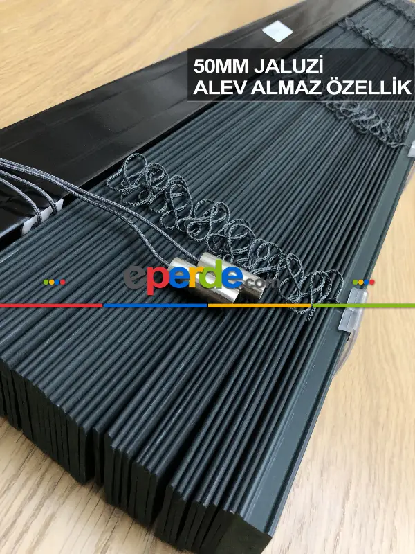 50mm Siyah Ahşap Efektli Jaluzi Perde Alev Almaz Özellik- Siyah