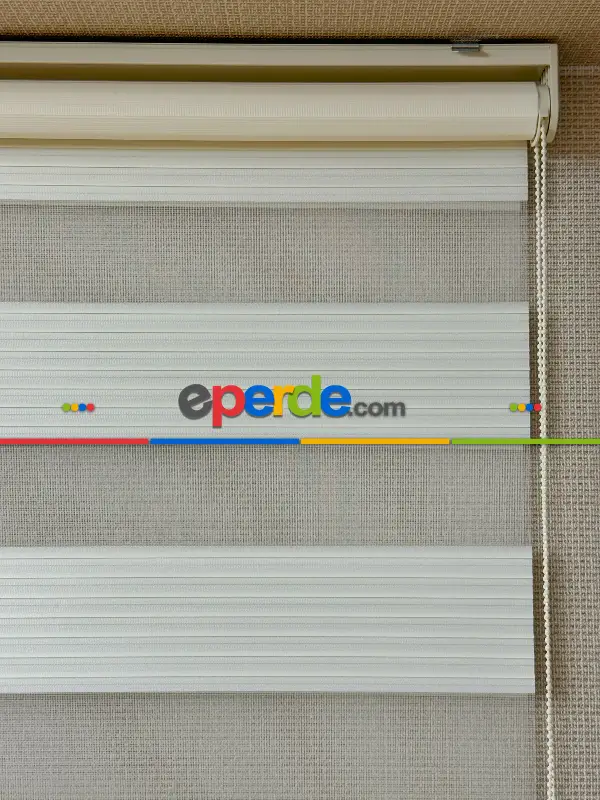 Krem Rengi Yüksek Kalite Pliseli Zebra - Kornişe Kolay Montaj Ayağı Seçenekli - Standart Metal Kasalı - Açıklamada Videosu Vardır.