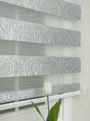 Gümüş Kabartmalı Jakarlı Zebra Perde- Gümüş