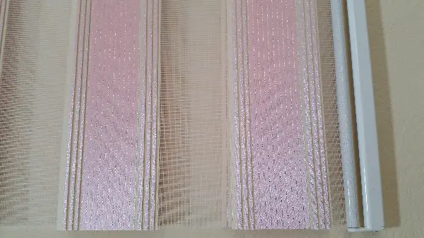 Yatak Odası - Pembe Plise Simli Zebra Perde- Pembe-gri Simli-ekru