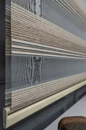 Gri, Krem, Kahve Tonlarında Zebra Perde - Geçişli Mikro Pileli Zebra Perde - Kalın Bambu Doku