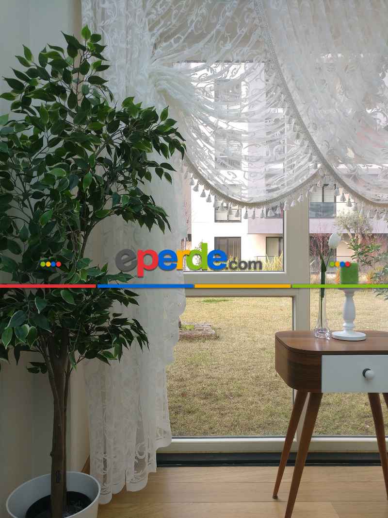 Oturma Odası - Kruvaze Tül Perde - Saçak Opsiyonel - Örme Zemin- Ekru