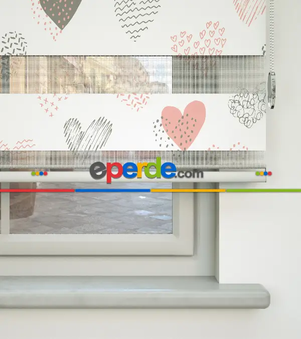 Kalp Desenli Baskılı Zebra Perde- Çok Renkli