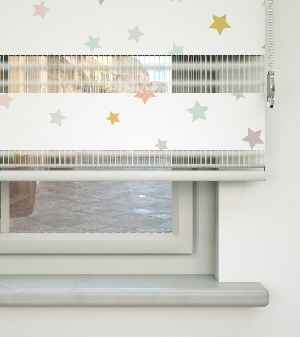 Yıldız Desenli Baskılı Zebra Perde- Çok Renkli