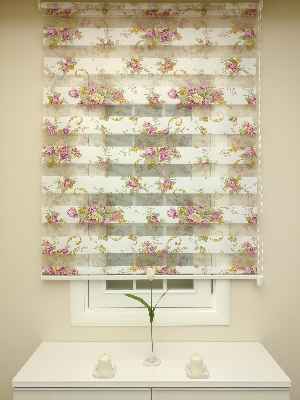 Çiçek Desenli Zebra Perde