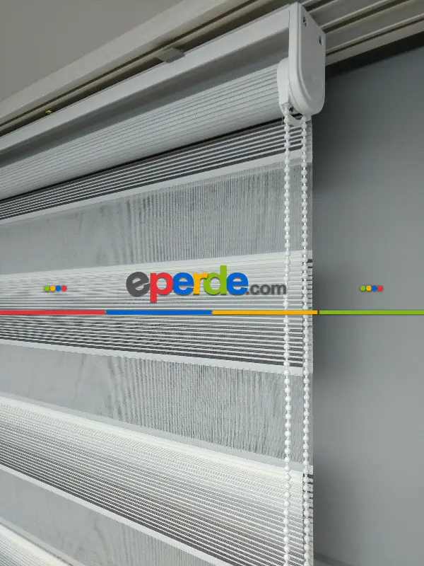 Salon Zebra Perde - 2021 Sezonu - Degrade Renk Geçişli Micro Pileli (pilise) Zebra Perde- Beyaz