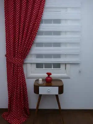 Metre İle Dikişsiz Kumaş Kırmızı Fon Perde Puanlı ( Leke Tutmaz )- Kırmızı