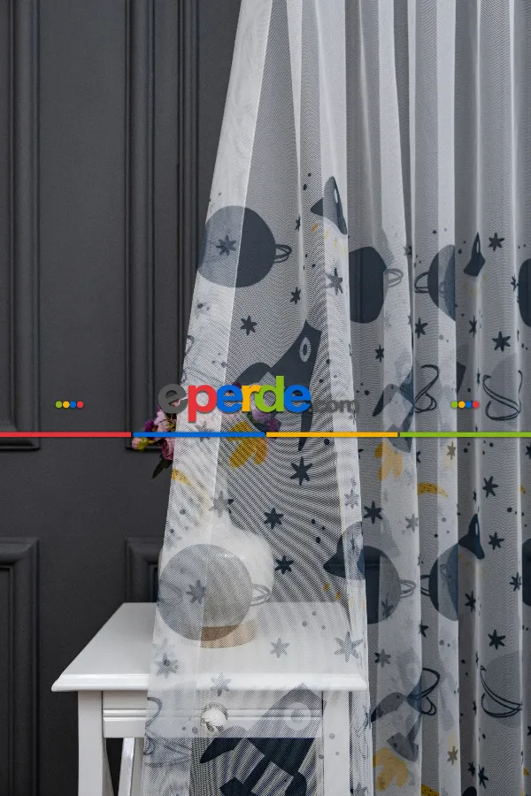 Petek Zemin Gri Ve Sarı Renkli Gezegenler Desenli Grek Baskılı Tül Perde