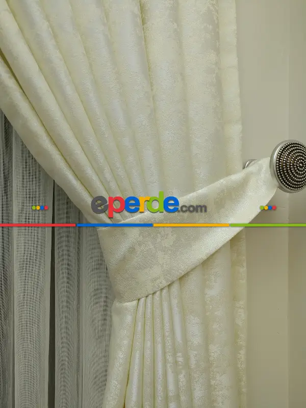 Açık Krem Renk Jakar Desenli Fon Perde- Krem Açık