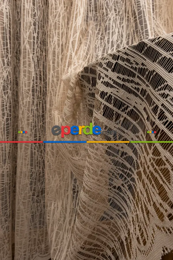 Vizon Bej Renk Kahverengiyanki Tiyatro Model Tasarım Kruvaze Model Yanki Camkırığı Tül