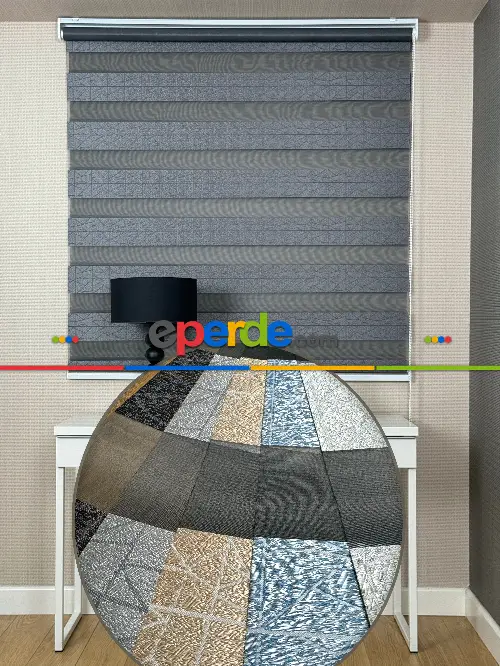 Parlak Antrasit Gri Geometrik Jakar Dokuma Zebra Perde, Standart Metal Kasalı Yüksek Kalite Kornişe Kolay Montaj Seçenekli