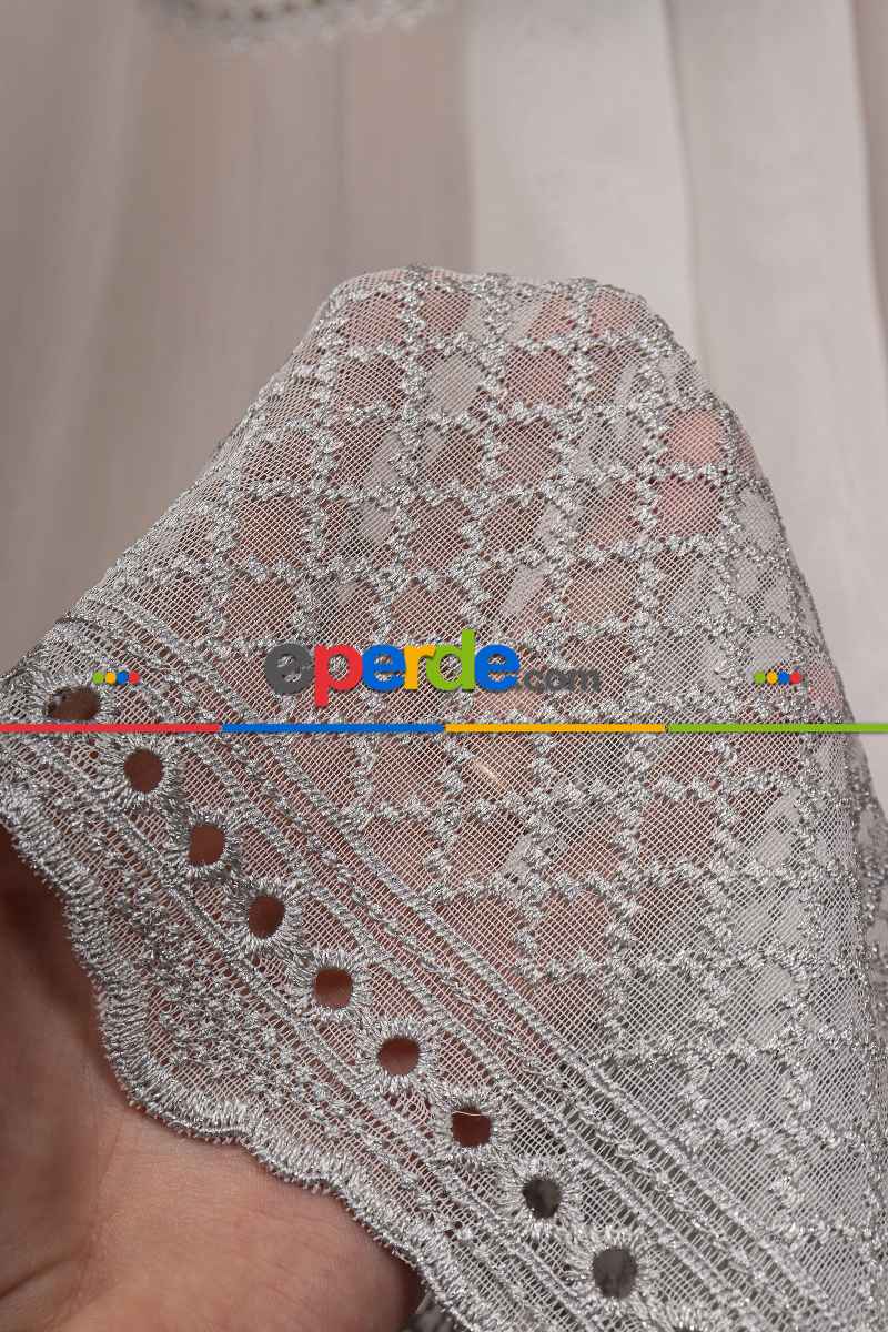 Salon Tül Modelleri - Enine Bantlı Avangart Nakış İşlemeli Tül Perde