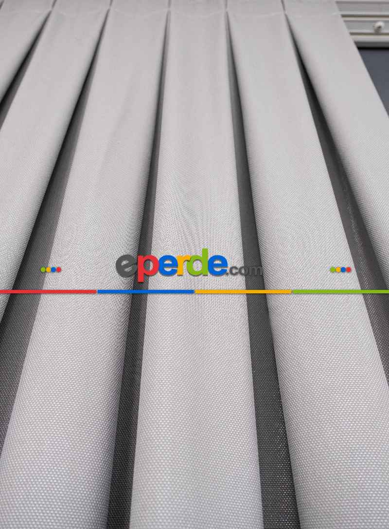 Oturma Odası 2025 Trend Gri Özel Dokulu Ve Işıltılı Fon Perde