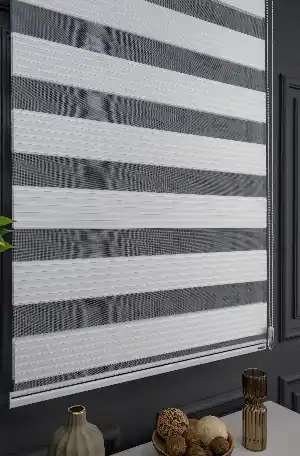Genç Odası - Beyaz Renk Yüksek Kalite Pliseli Zebra, Mekanize Perde