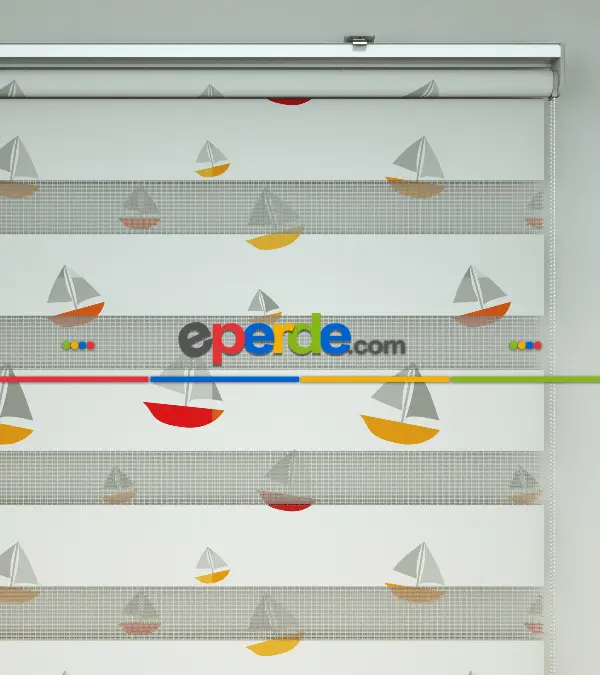 Bebek Odası Zebra Perde - Yelkenli Baskılı Zebra Perde- Kırmızı-Sarı-Beyaz-Gri Açık