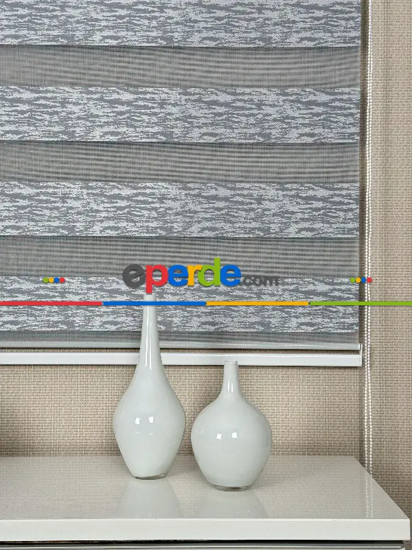 Yatak Odası Gri Jakar Dokuma Zebra Perde, Standart Metal Kasalı Yüksek Kalite Kornişe Kolay Montaj Seçenekli