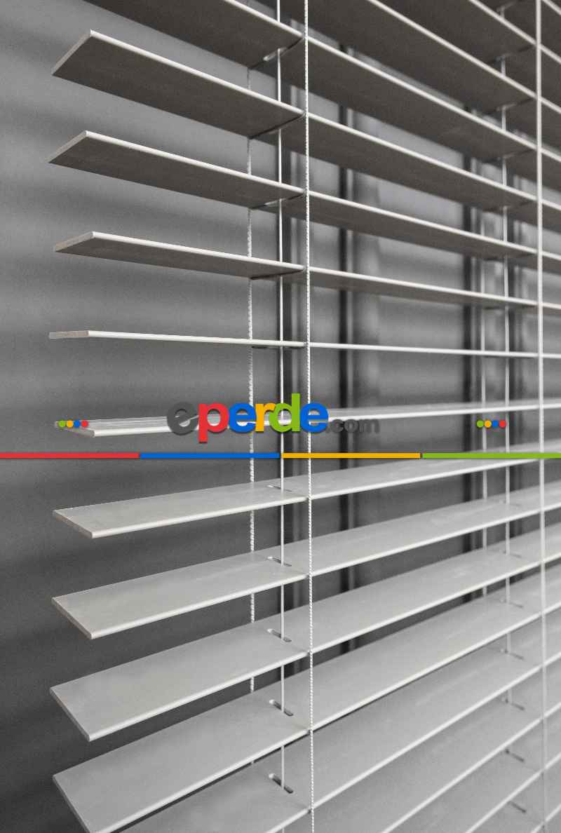 2025 Sezonu - Ahşap Görünümlü 50 Mm - Gri Jaluzi Perde - Alev Almaz - Sudan Etkilenmez