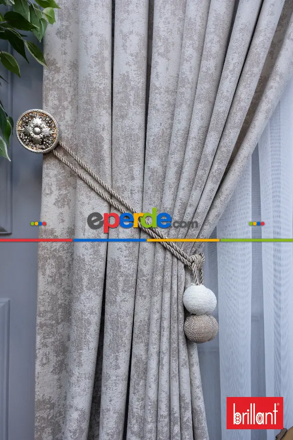 Patinedesenli Brillant Jakar Desen Fon Perde (dökümlü Fon )- Kum Beji