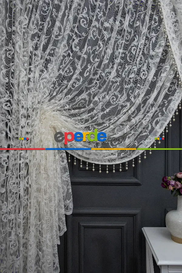 Beyaz Sarmaşık Desen Tül Kruvaze Yanki Tül