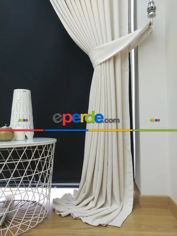 Genç Odası - Beyaz Dökümlü Fon Perde