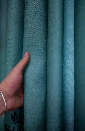 Dökümlü Kumaştan Kuzey Işıkları Manzaralı Baskılı Fon Perde 1. Kalite