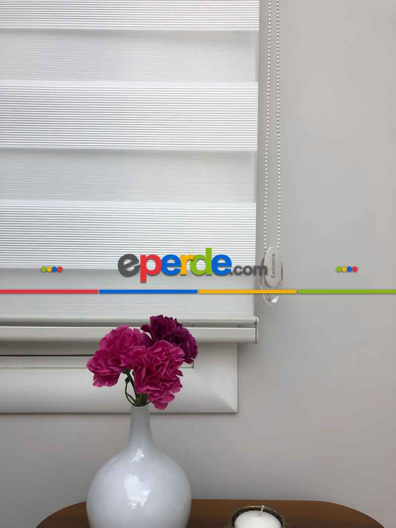 Oturma Odası - Yüksek Kalite Plise Zebra Perde - Beyaz Renk- Beyaz