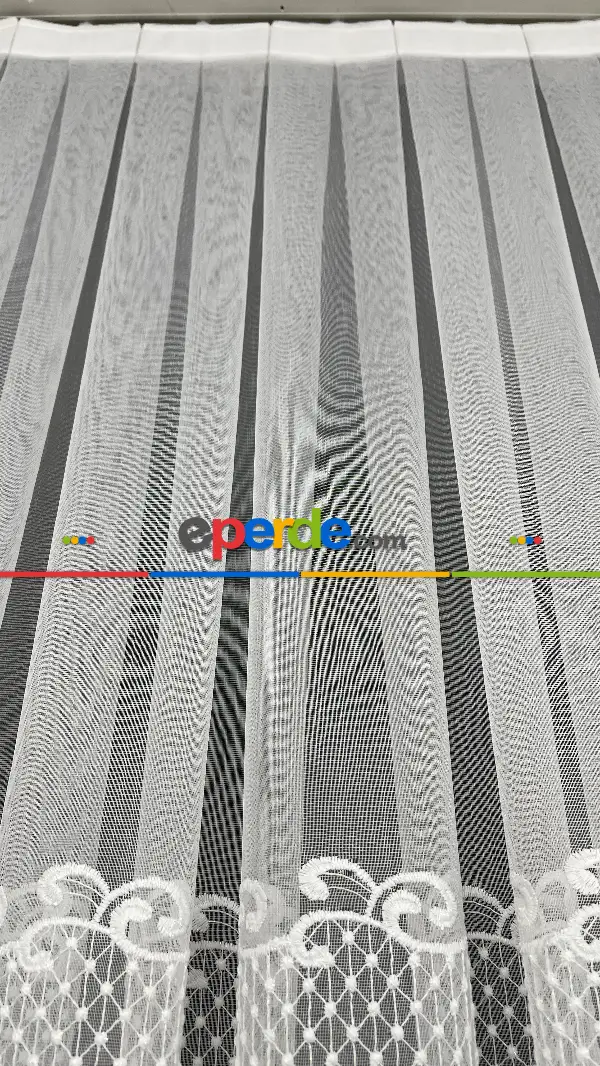 Oturma Odası - Trend Perde Modelleri 2023 Motif Desenli Nakışlı Tül Perde 01