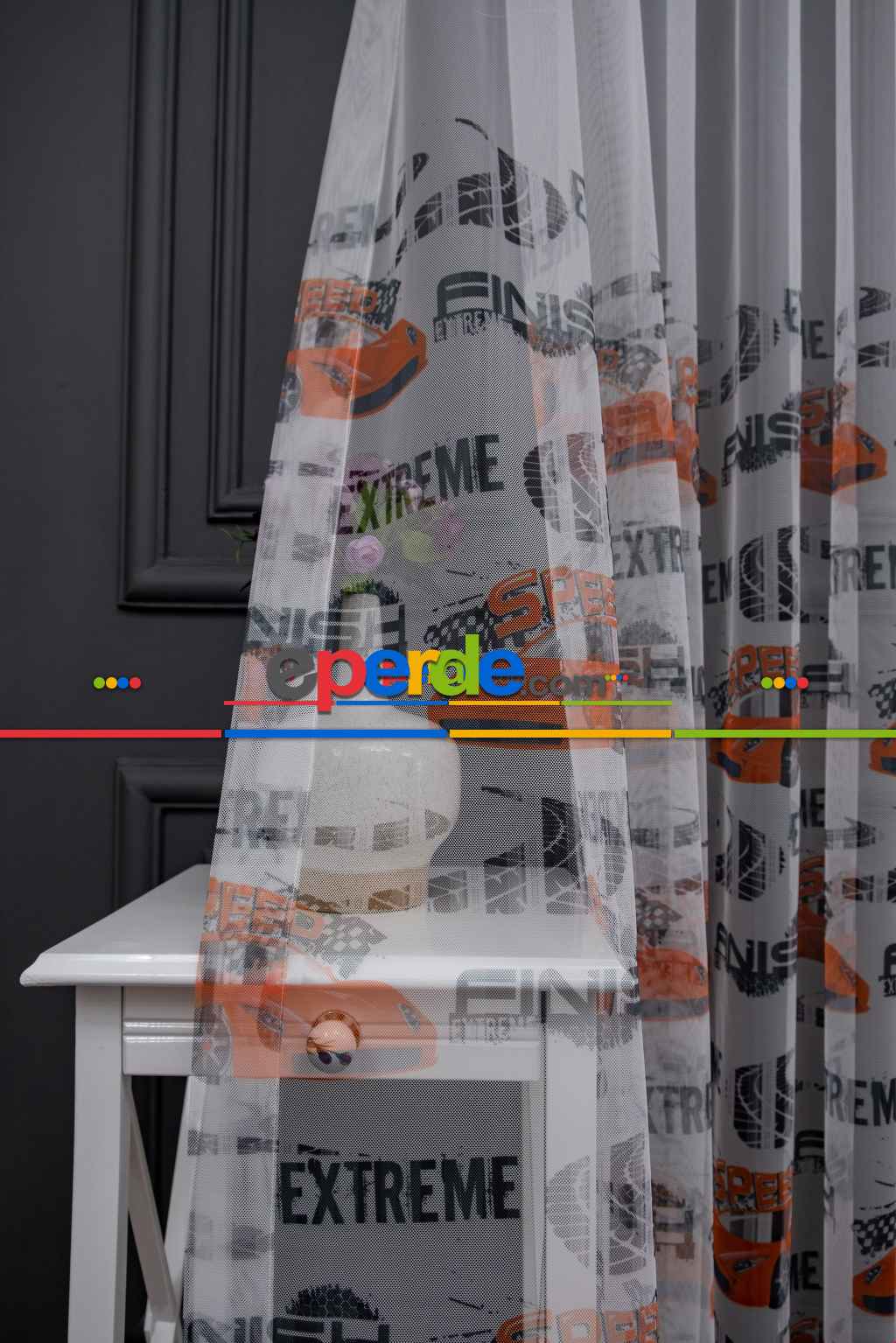 Hazır Ölçülü Petek Zemin Kırmızı Renkli Araba Desenli Grek Baskılı Tül Perde