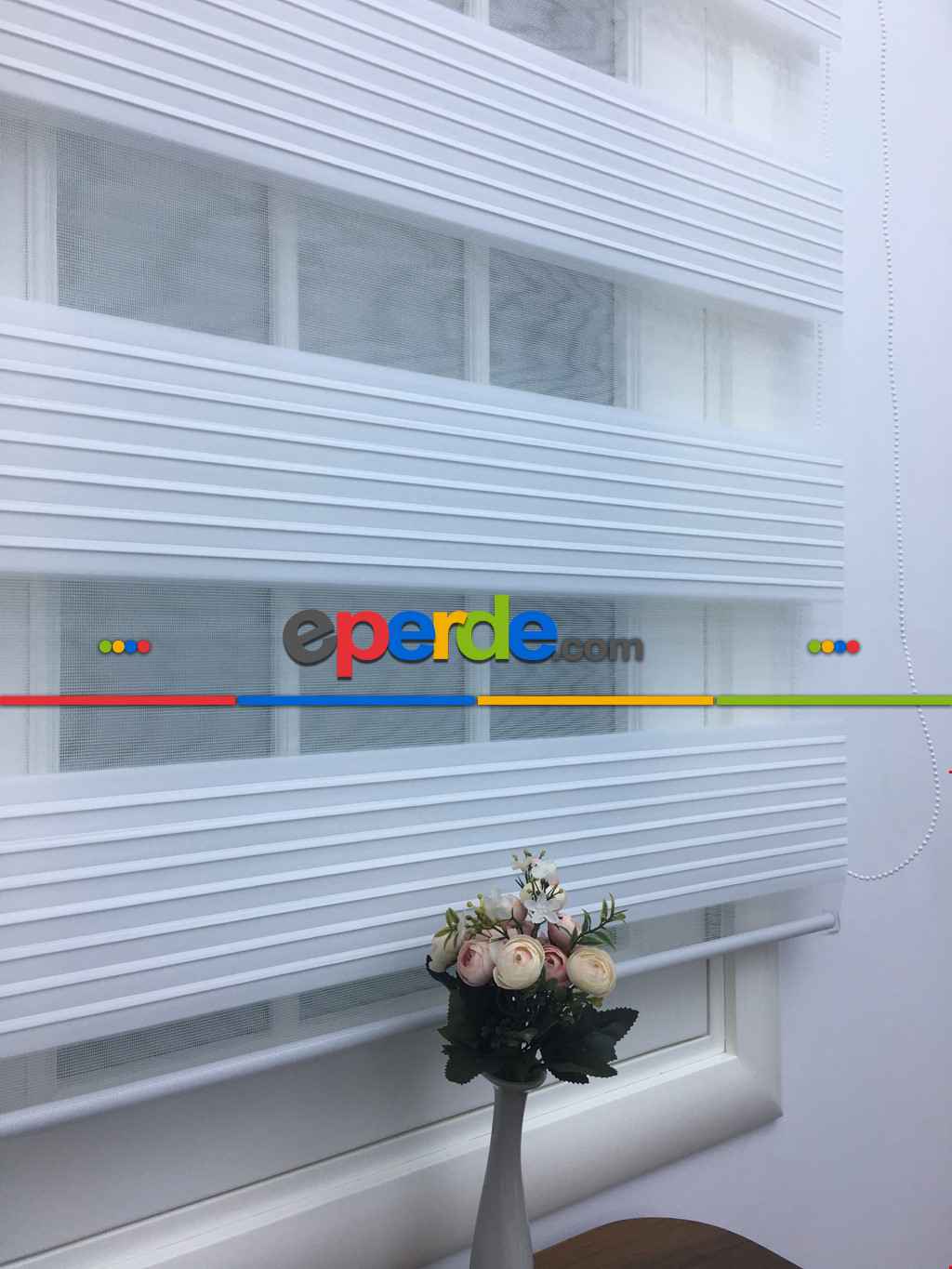 Mutfak - Beyaz Geniş Pliseli Zebra Perde- Beyaz