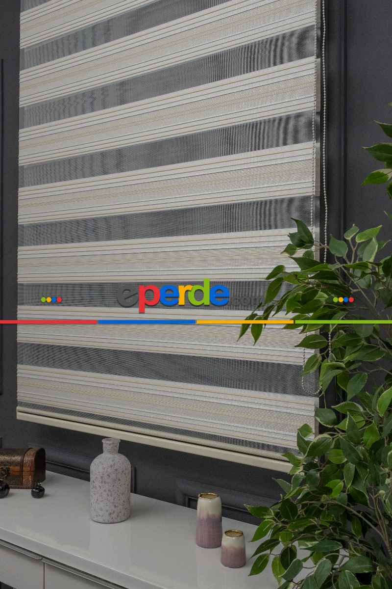 Oturma Odası - Krem Zebra Perde Gümüş Simli Plise Perde - Renk Geçişli Zebra Perde