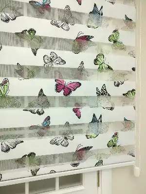 Kelebek Desenli Zebra Perde