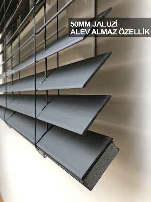 50mm Gri Ahşap Efektli Jaluzi Perde Alev Almaz Özellik- Gri-füme-antrasit