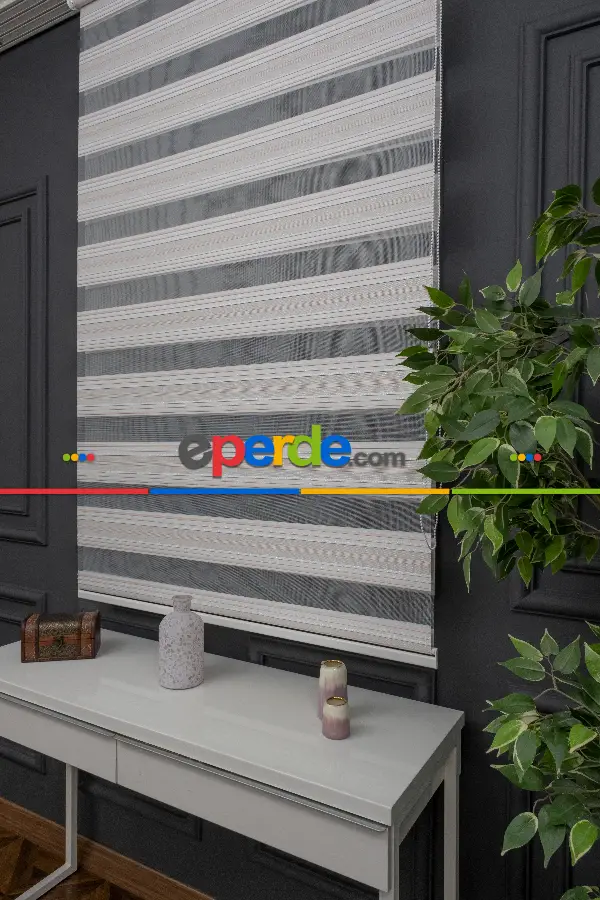 Yatak Odası - Zebra Perde - Gümüş Simli Pileli Zebra Perde - Renk Geçişli Zebra Perde