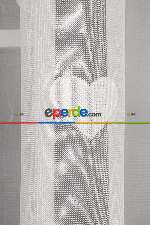 Bebek Odası -  Çocuk Odası Kalp Desenli Örme Tül Perde