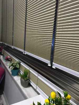 Cam Balkon Perdesi - Yapışkanlı - Plise - Kırık Beyaz- Beyaz