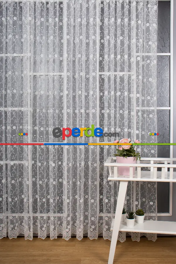 Papatya Brode İşlemeli Tül Perde - Çiçek Desenli