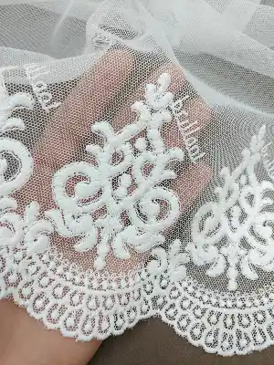 Grek Zemin Üzerine Eteği Kabartma Nakış İşlemeli Tül Perde Brillant Arne Desenli - Ekru