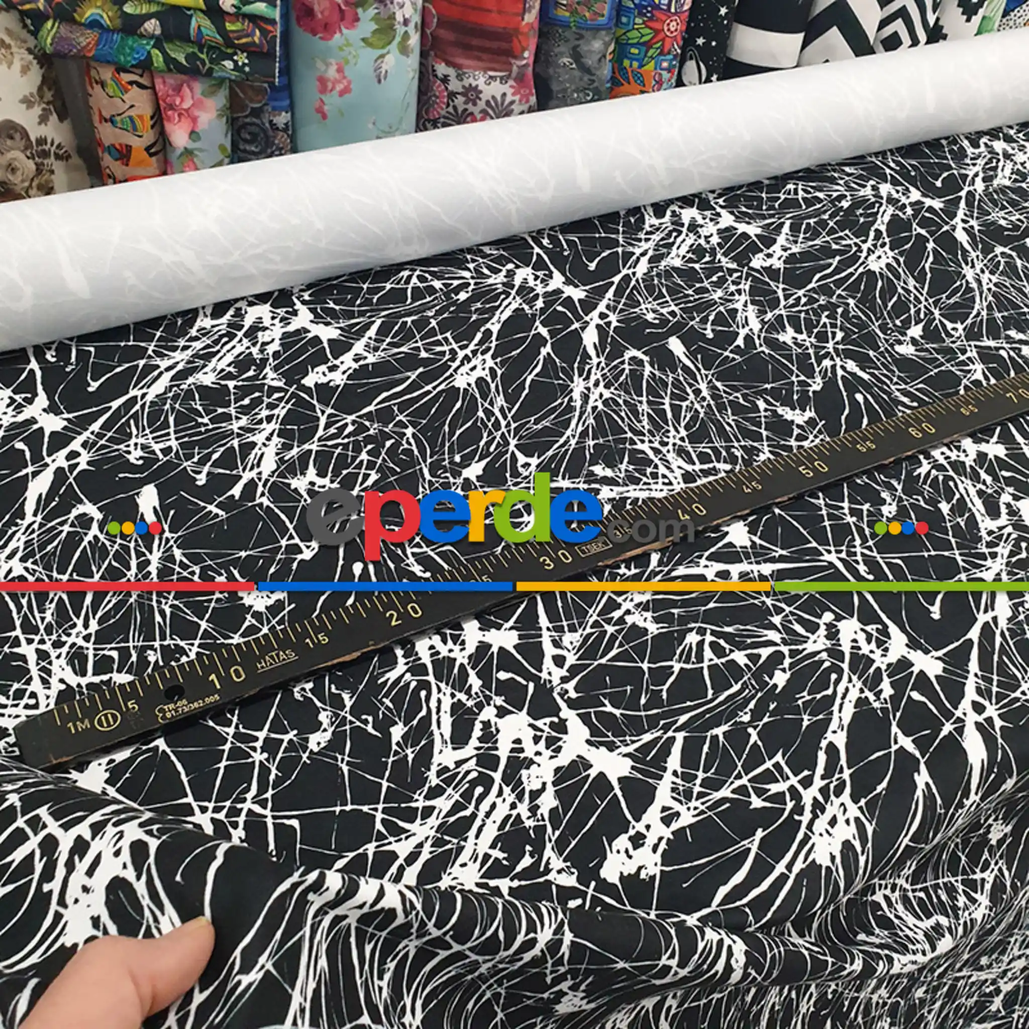 Yatak Odası - Siyah Beyaz Çizgi Desenli Fon Perde Evm717 Kumaşı Kalındır Duck Bezi Değildir- Siyah-Beyaz